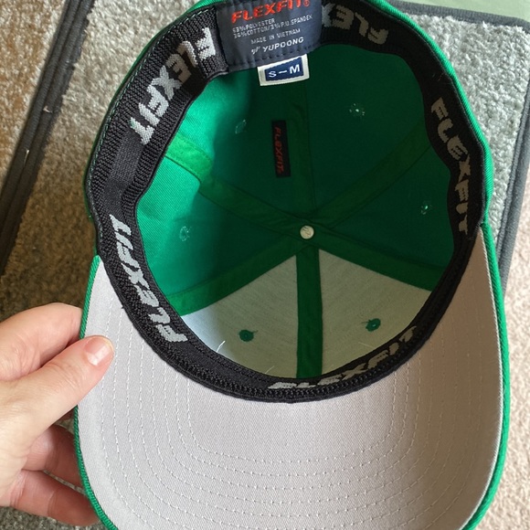 Keep Calm & Carry On Hat! - Picture 4 of 5